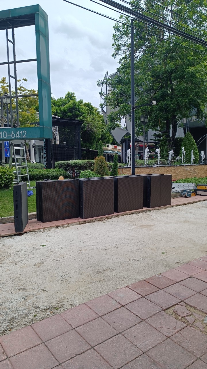 ทำการรื้อ LED OUTDOOR P10 